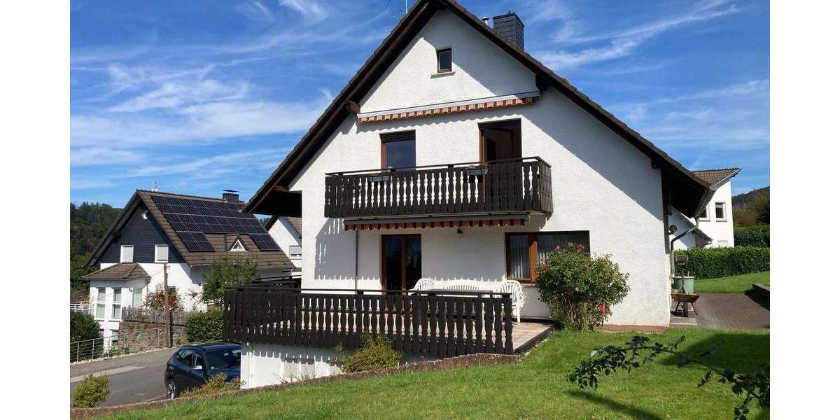 Charmantes Zweifamilienhaus in begehrter Höhenlage von Engelskirchen-Ründeroth 5 zimmer
