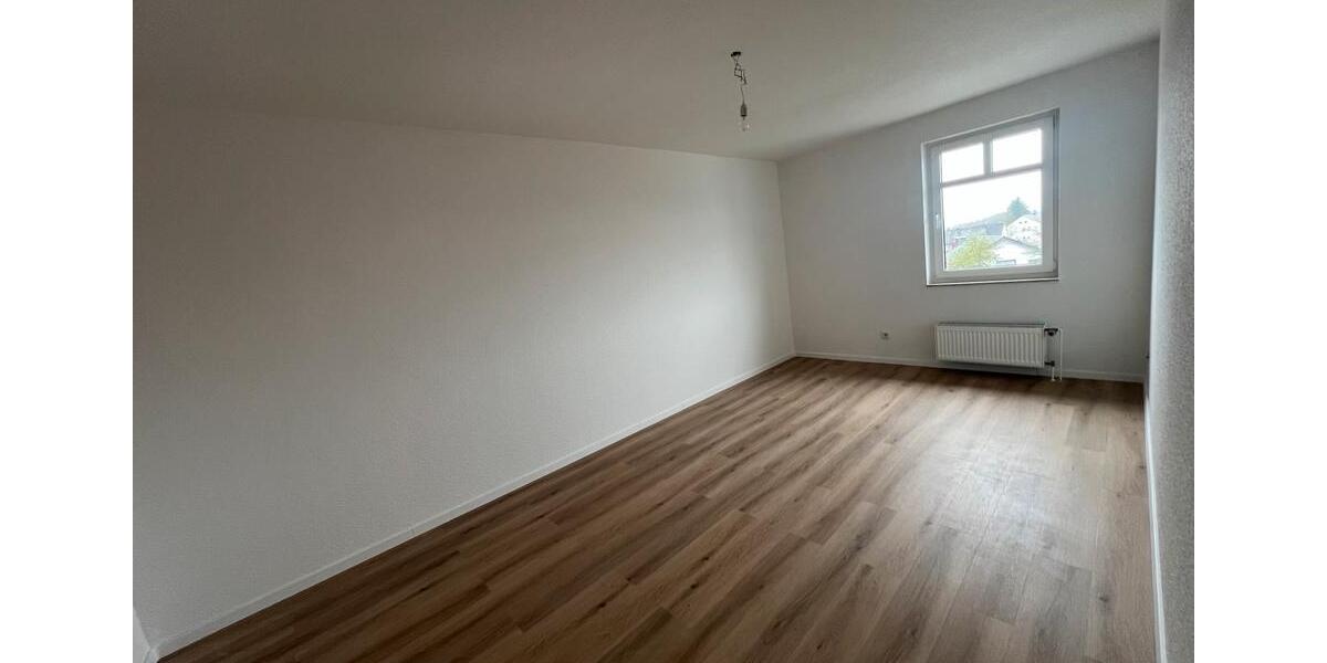 Etagenwohnung Radevormwald - 4 Zimmer, 105 m&sup2;, 950&euro; | Angebot:25630385