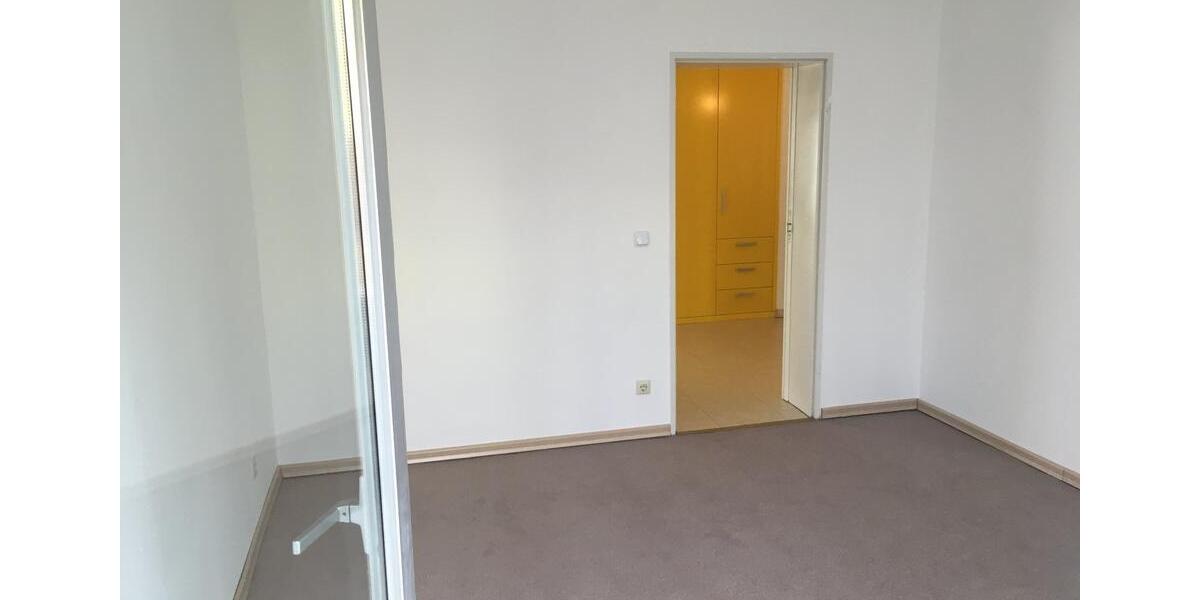 Helle 4 ZKB mit EBK, 2 Balkonen, Tageslichtbad, Tiefgaragenstellp 4 zimmer