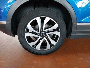 VW T-Roc Active 1.5 TSI ACC Navi PDC SHZ 23.625 km 24.790 € HAAN 42781