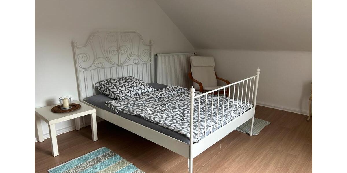 Dachgeschoßwohnung Wermelskirchen - 4 Zimmer, 95 m&sup2;, 650&euro; | Angebot:26459040