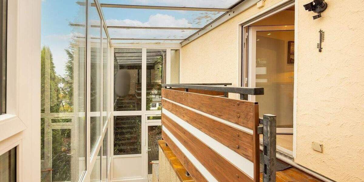 Einfamilienhaus mit Einlieger, Garage, Doppel-Carport und schönem Garten 7 zimmer