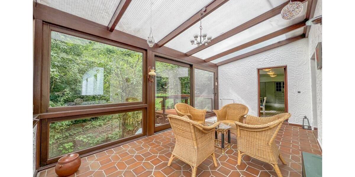 Historisches Herrenhaus im Hagener Süden, aufgeteilt in zwei Eigentumswohnungen 1 zimmer