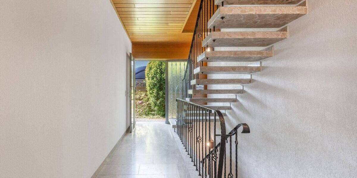 Freistehendes 185 m2 Ein- oder Zweifamilienhaus in Massivbauweise 6 zimmer