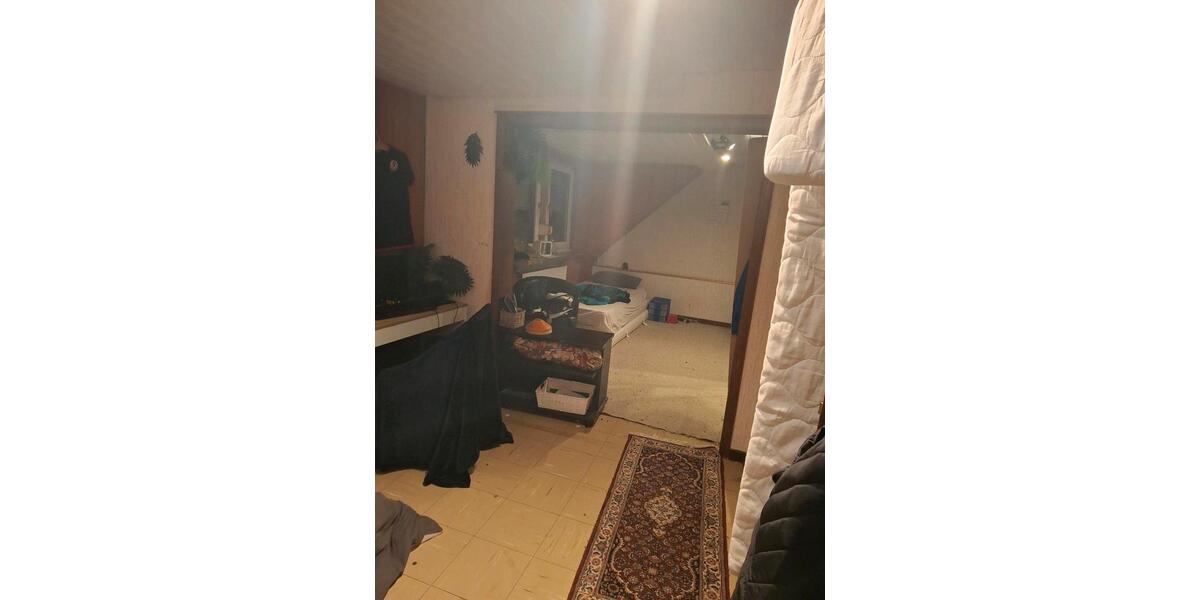 Dachgeschoßwohnung Leverkusen Bergisch Neukirchen - 4 Zimmer, 86 m&sup2;, 1.200&euro; | Angebot:25784130