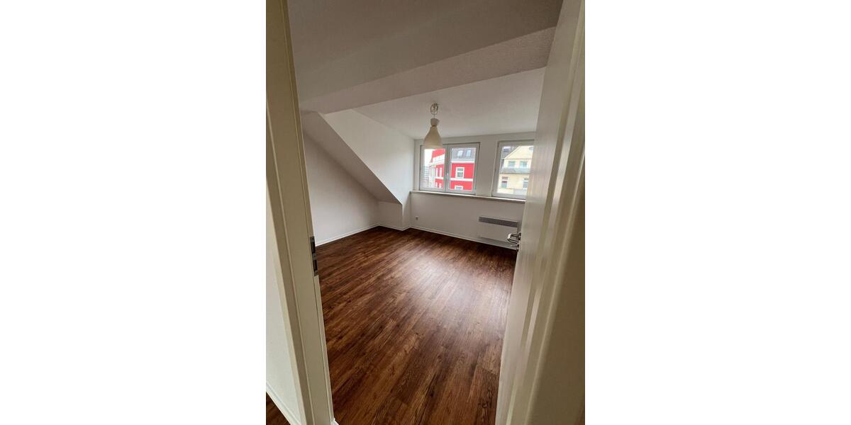 Dachgeschoßwohnung Düsseldorf Stadtbezirk 6 - 1.5 Zimmer, 49 m&sup2;, 750&euro; | Angebot:24930536