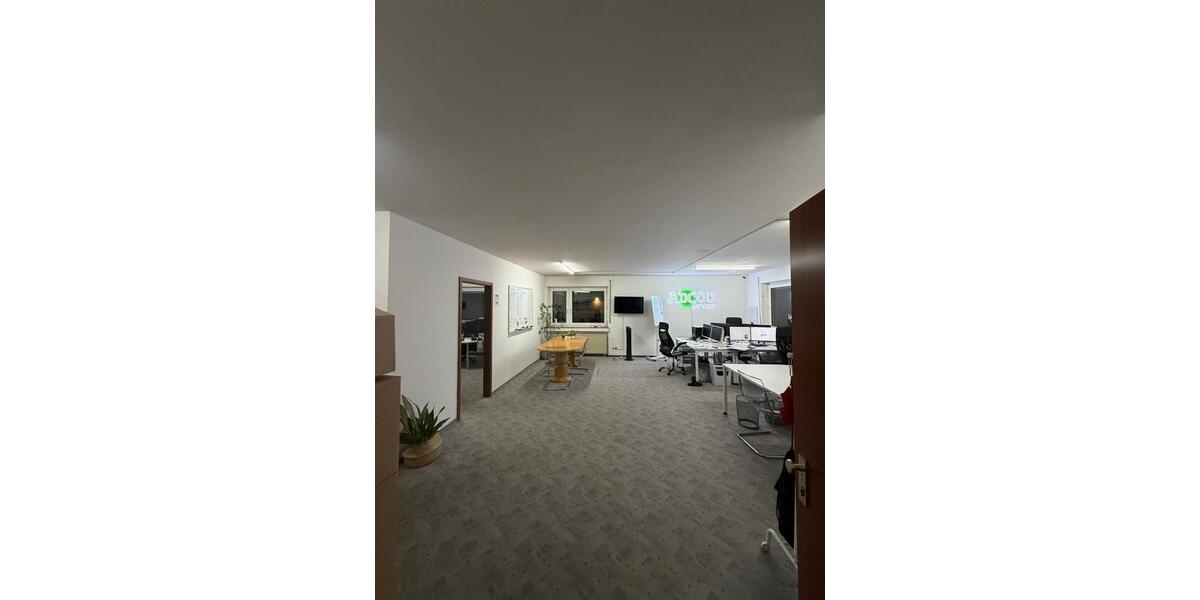 PROVISIONSFREI! - Helles Großes Büro in Hochdahl – Platz für bis zu 8 Personen – viele Parkplätze – Einzug ab 15.01. möglich zimmer