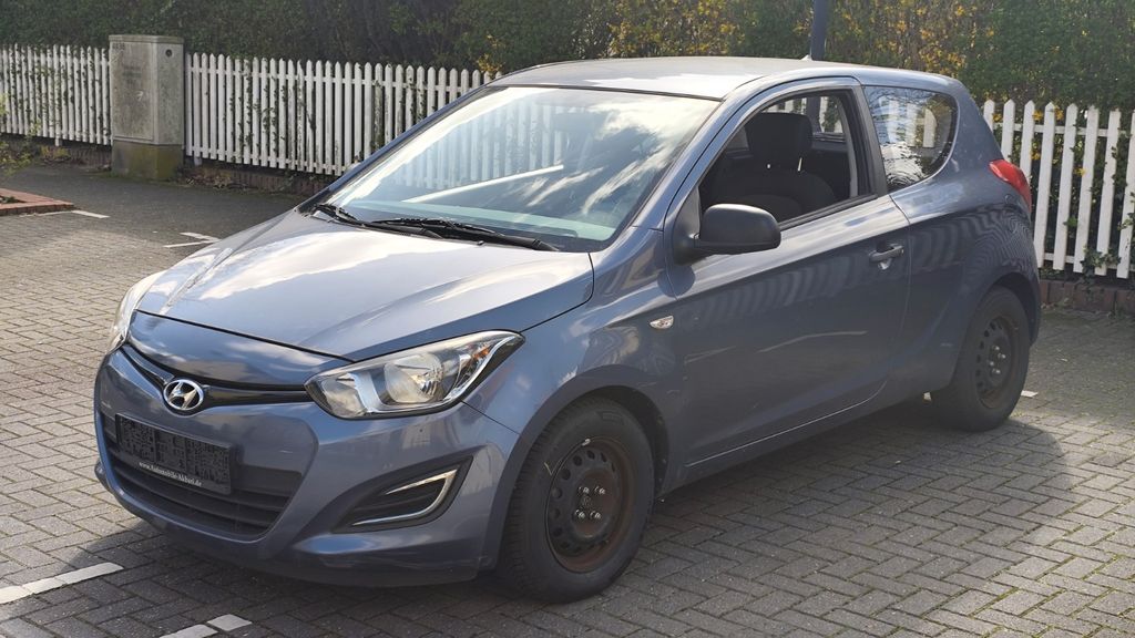 Hyundai i20 129.000 km 2.800 &euro; Leverkusen 51373