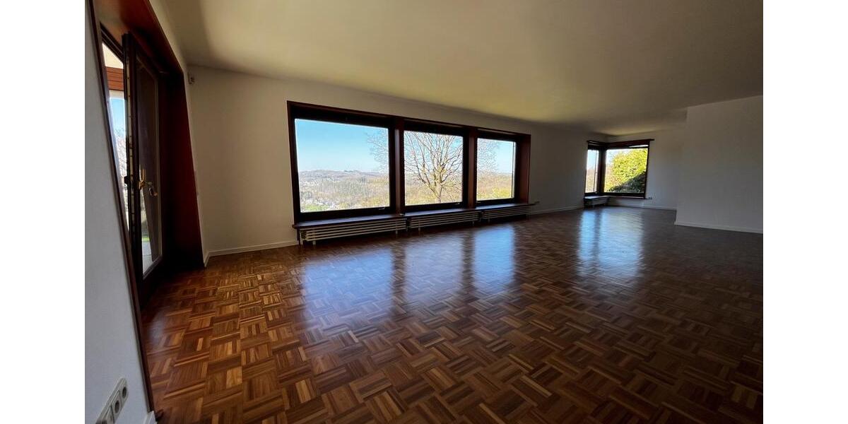 Einfamilienhaus Overath - 7 Zimmer, 350 m&sup2;, 1.300.000&euro; | Angebot:27217224