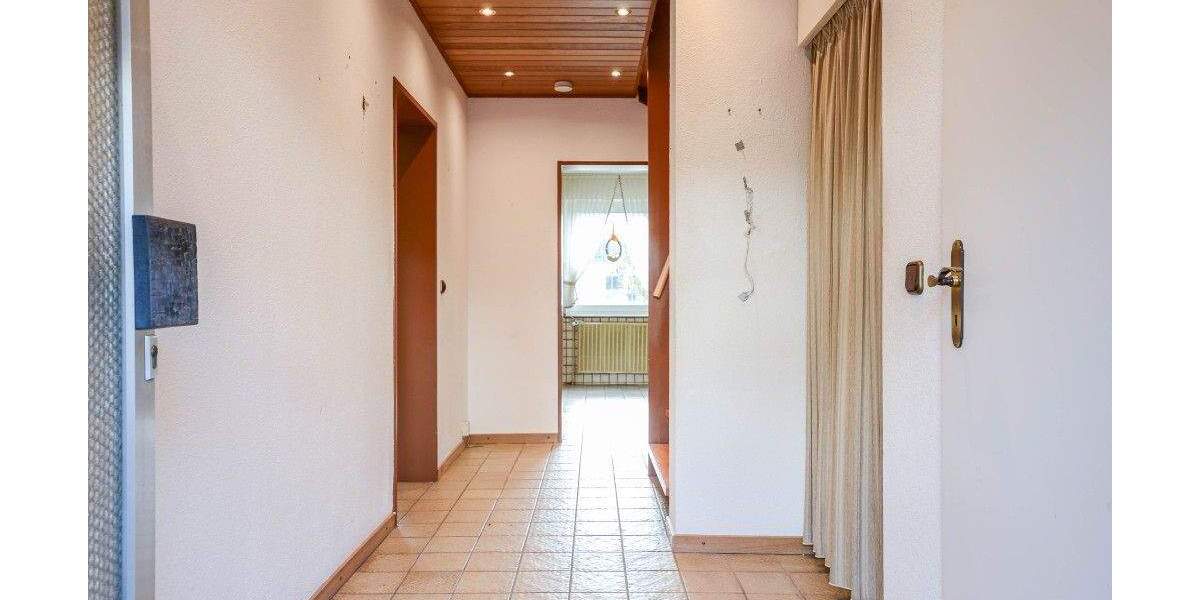 Reihenmittelhaus mit Garage * 4 Zimmer * Süd-Terrasse * Keller * Wannenbad 4 zimmer