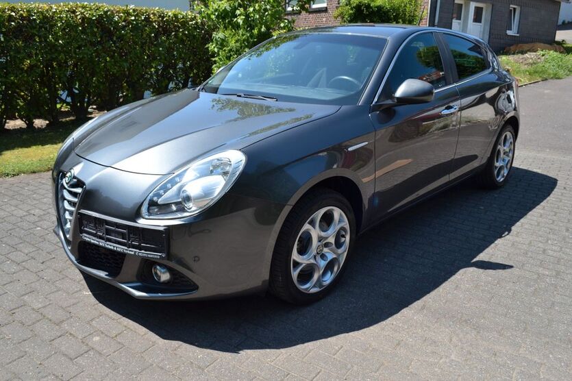 Alfa Romeo Giulietta 102.000 km 12.900 € Remscheid 42859