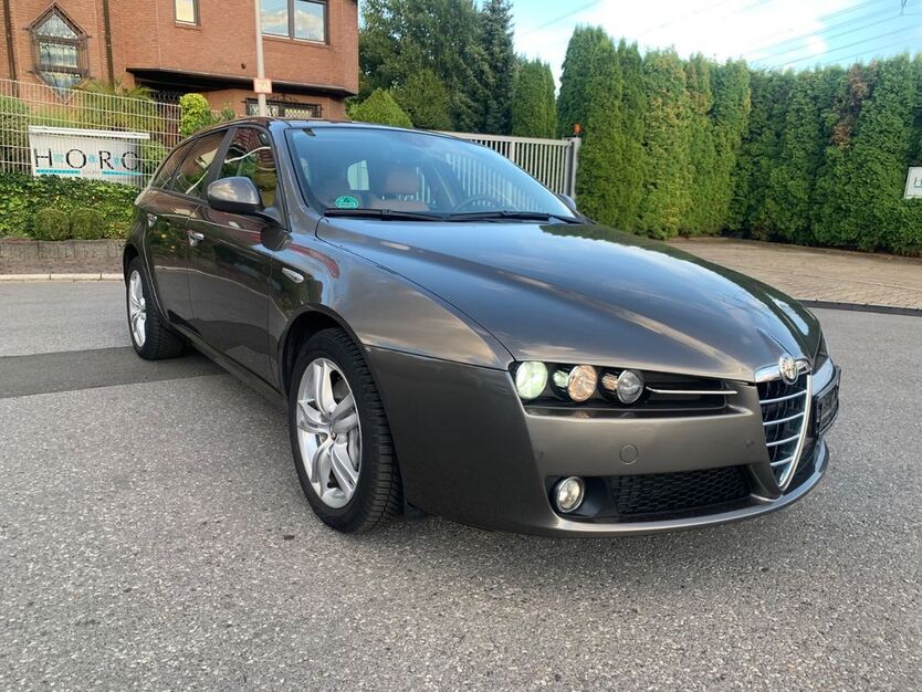 Alfa Romeo 159 115.000 km 13.499 € Witten 58454