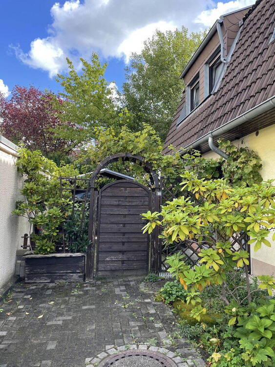 Attraktives Reihenendhaus mit EinliegerWohnung, Garten & Carport - Viel Platz für Familie & mehr