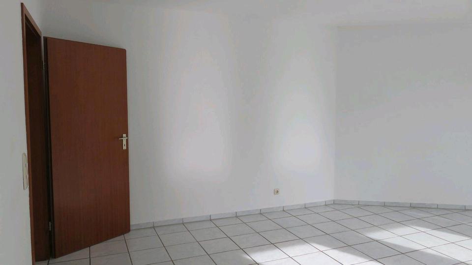 Erdgeschoßwohnung Langenfeld (Rheinland) - 2 Zimmer, 63 m&sup2;, 620&euro; | Angebot:26446345
