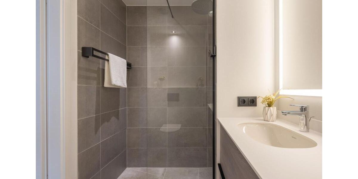 Modernes, voll möbliertes Studio in Top-Lage Düsseldorf -ab 01.02 1 zimmer