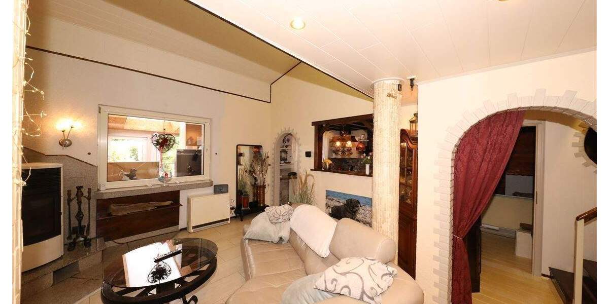 Reihenmittelhaus Düsseldorf Lierenfeld - 3 Zimmer, 130 m&sup2;, 425.000&euro; | Angebot:25631739