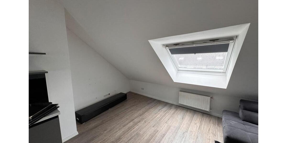 Dachgeschoßwohnung Wuppertal Gemarkung Elberfeld - 3.5 Zimmer, 80 m&sup2;, 800&euro; | Angebot:26413541