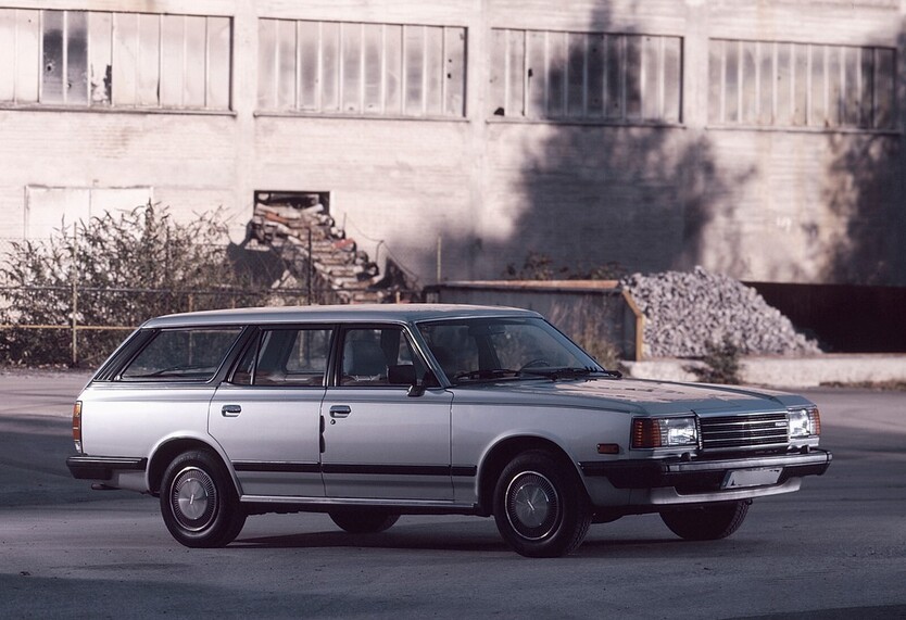 Mazda 929 II 190.000 km 8.300 € Düsseldorf 40213