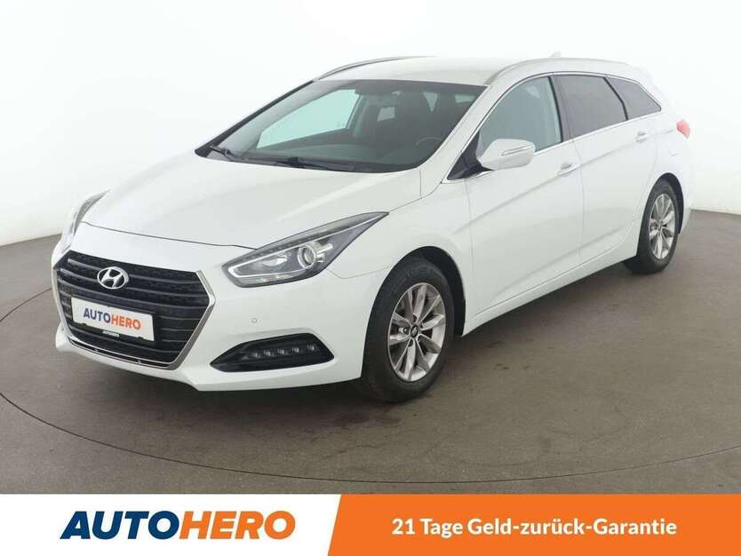 Hyundai i40 105.866 km 14.590 € Essen 45141