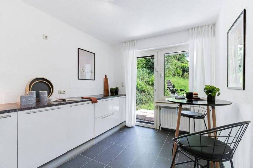 61 m² frisch renovierte 2-Zi.-Wohnung mit modernem Bad - ideal für Anleger & Eigennutzer