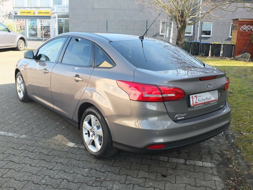 Ford Focus STUFENHECK KLIMAUTOMATIK PARKPILOT 118.919 km 7.304 € Köln 50858
