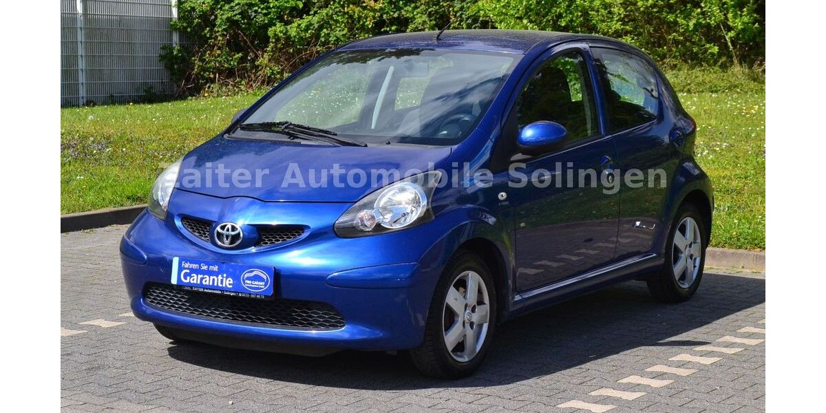 Toyota Aygo (X) 125.000 km 2.490 &euro; Solingen 42659