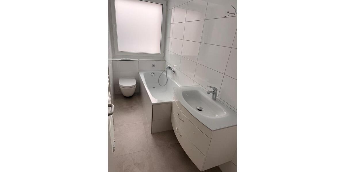 Kernsanierte 3 Zimmer Wohnung mit Balkon & Garage Rtg Süd 3 zimmer