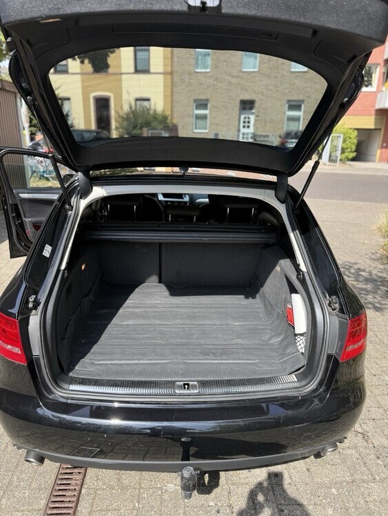 Audi A4 (B8)