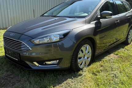 Ford Focus 122.000 km 10.990 &euro; Leverkusen 51373