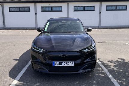 Ford Mustang Mach-E 125.000 km 25.999 &euro; Wuppertal 42349