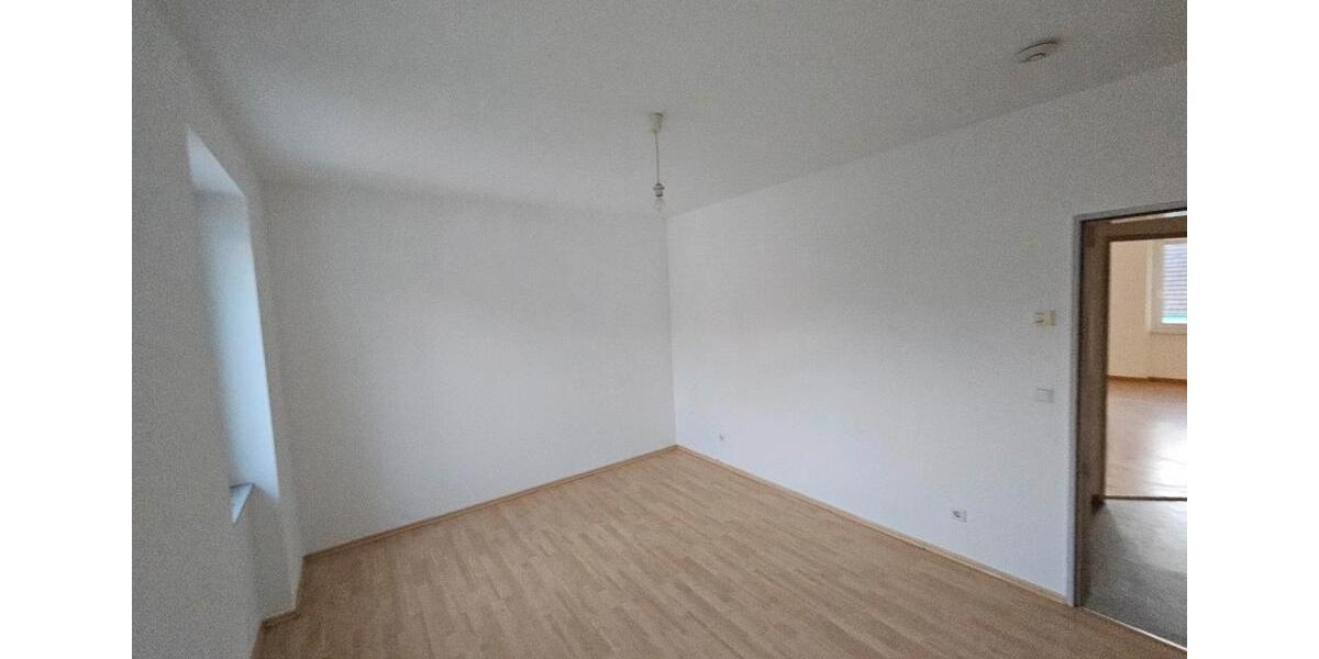 53 m2 Wohnung im 2. OG auf der Barmerstraße 28 in Remscheid 2 zimmer