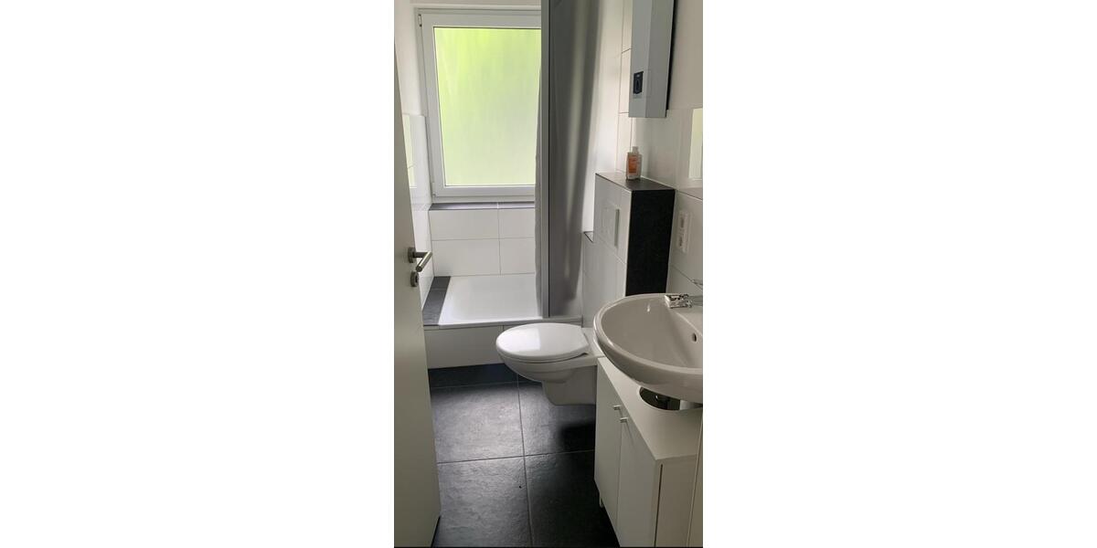 Hochparterre Remscheid Lüttringhausen - 2 Zimmer, 35 m&sup2;, 442&euro; | Angebot:26470914