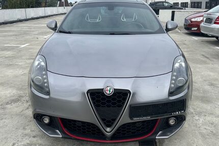 Alfa Romeo Giulietta 108.000 km 14.950 € Neuss 41462