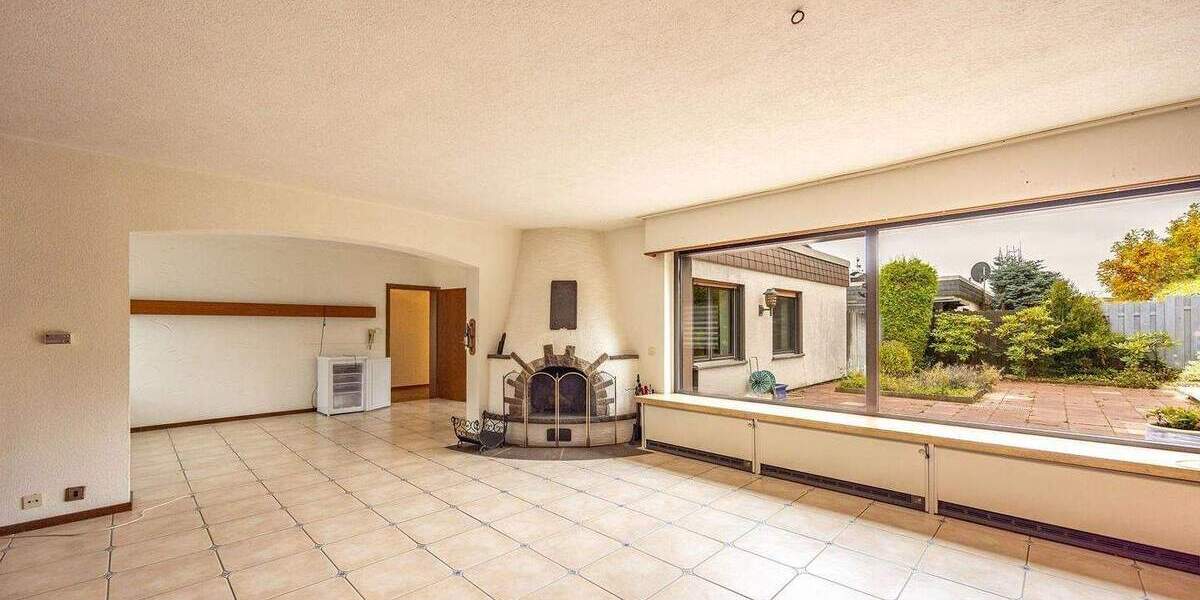 Winkelbungalow mit Einlieger, Doppelgarage, Photovoltaik und schönem Garten 6 zimmer