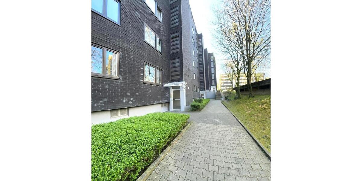 **Helle & frisch renovierte 2,5-Zimmer-Wohnung – mit Balkon & Aufzug** 2 zimmer