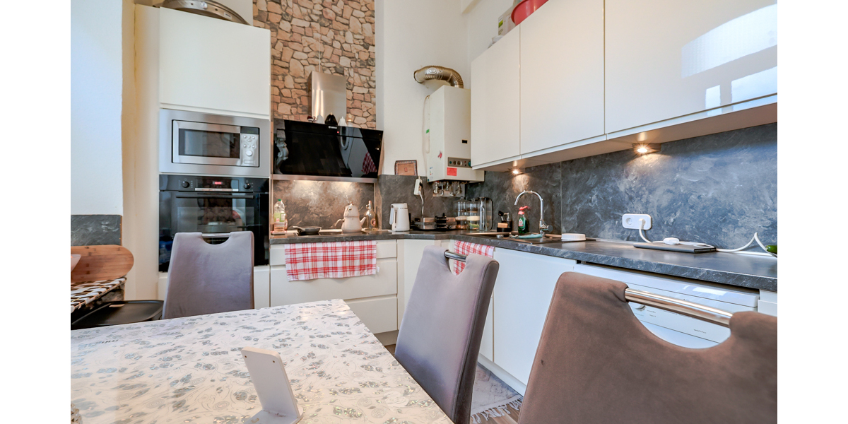 Großzügig geschnittene Eigentumswohnung in Köln-Mülheim 3 zimmer