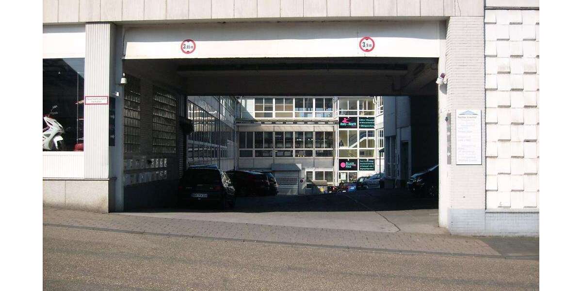 Halle in Solingen 108 € 18 m² zimmer