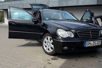 Mercedes-Benz 220 252.778 km 3.000 &euro; Wipperfürth 51688