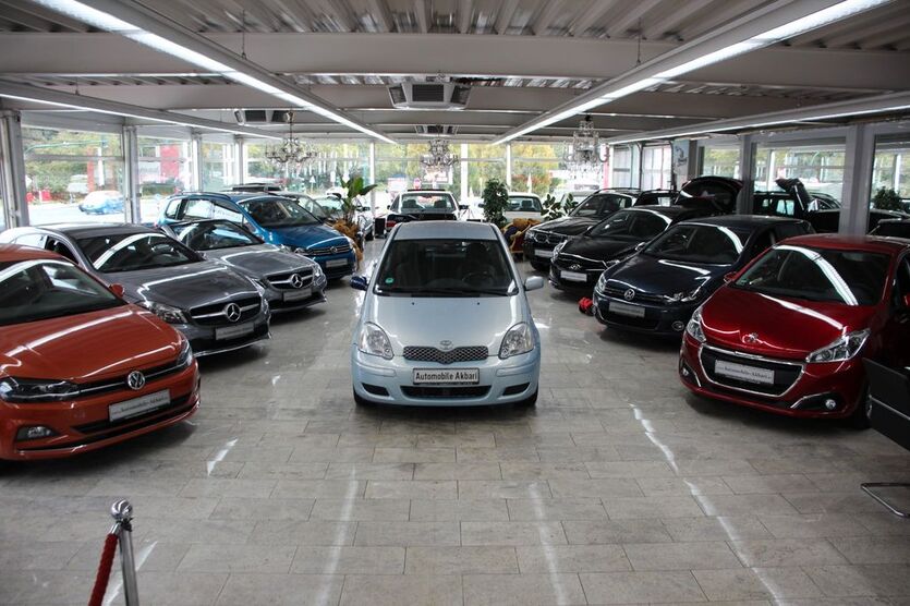 Toyota Yaris 80.000 km 2.990 € Essen 45356