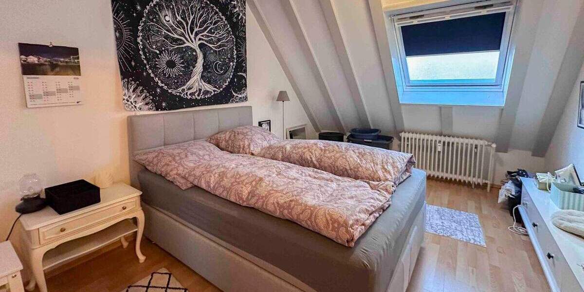 Gemütliche Dachgeschoss Wohnung mit TG-Stellplatz in Remscheid Reinshagen 2 zimmer