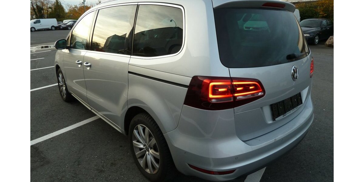VW Sharan 2.0 TDI DSG Panorama Navi Leder 7 Sitze + 175.000 km 17.900 &euro; Ratingen 40885