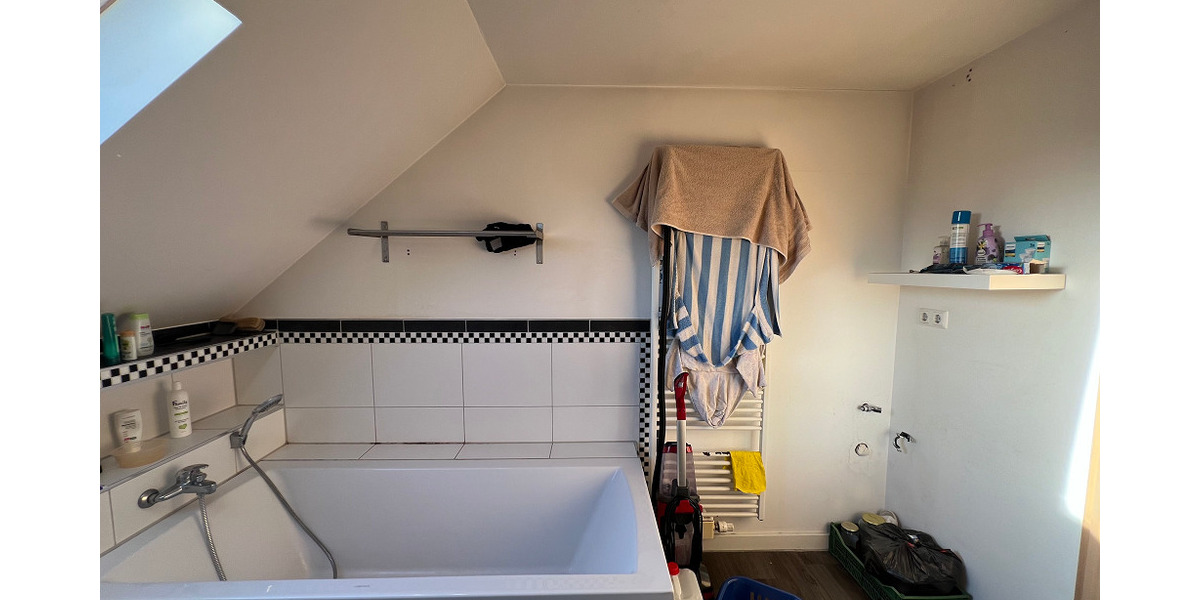 Investorenobjekt mit 3 Wohnungen, 2 Ladenlokalen und Erweiterungsmöglichkeiten zimmer