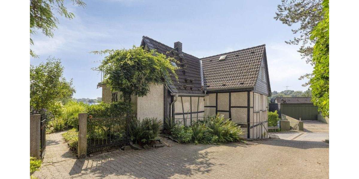 Bergisches Fachwerkhaus mit kleinen Schönheitsfehlern sucht neue Eigentümer - Einfamilienhaus Leverkusen Bergisch Neukirchen | Angebot:25319174