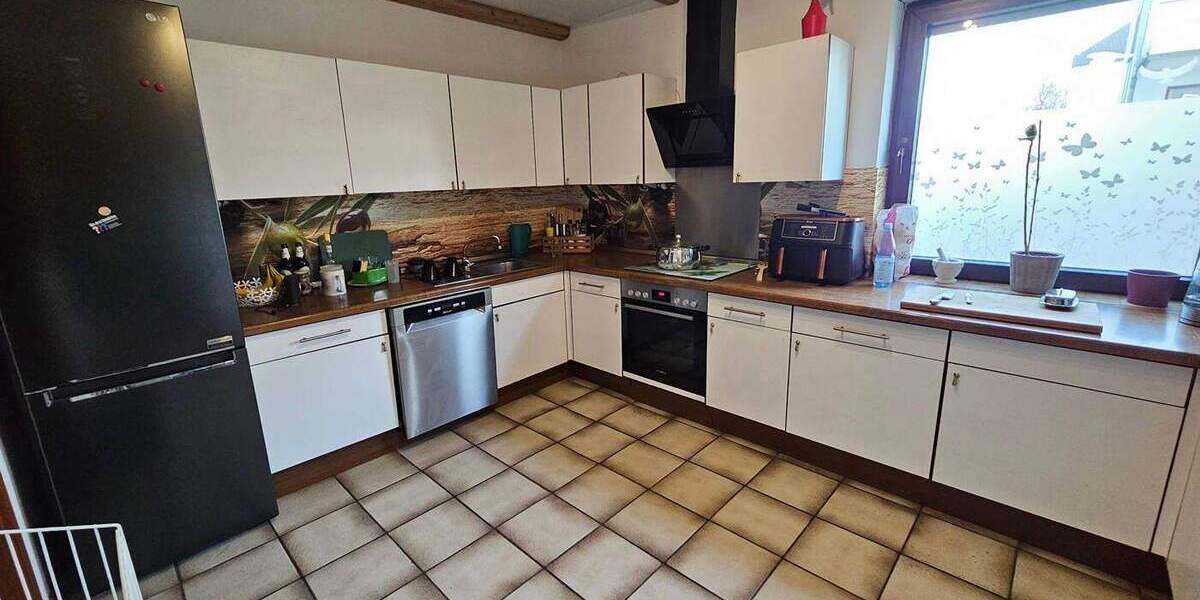 Großzügiges Zweifamilienhaus in bevorzugter Lage von Leverkusen-Lützenkirchen 8 zimmer