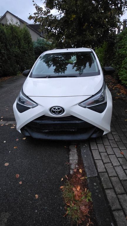 Aygo (X)