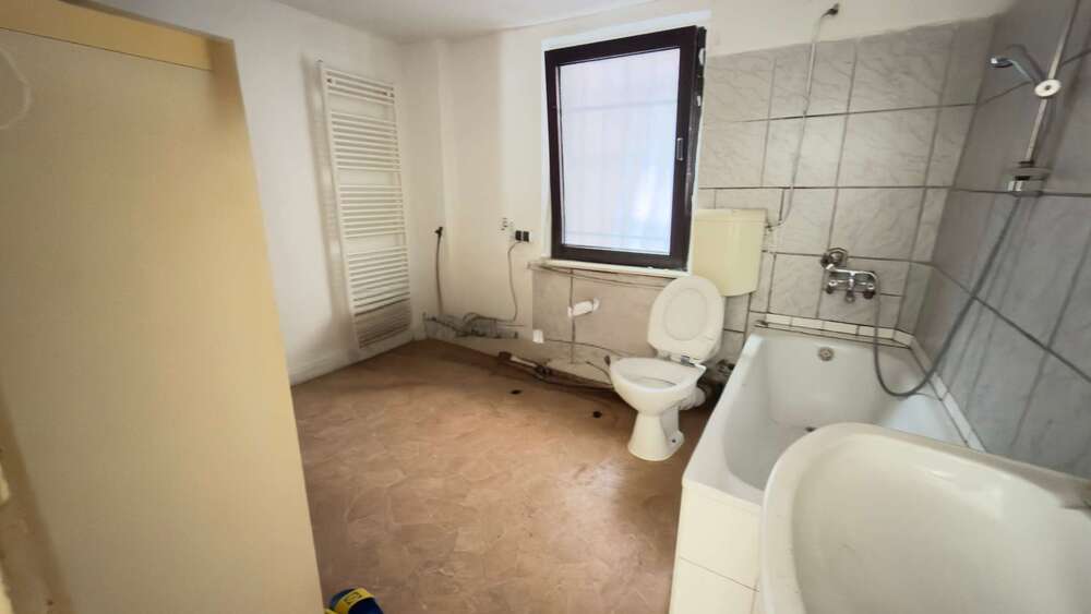 Wohn- und Geschäftshaus mit Baugenehmigung & Entwicklungspotenzial in 1A-Lage - Wohn- & Geschäftshaus Leverkusen Wiesdorf | Angebot:25832223