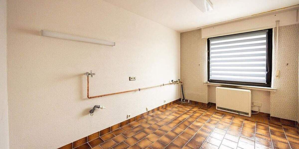 Winkelbungalow mit Einlieger, Doppelgarage, Photovoltaik und schönem Garten 6 zimmer