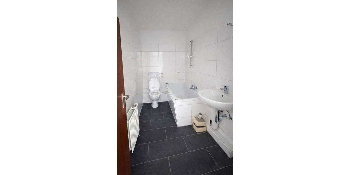 2-Zimmer-Wohnung (50 m²) mit Balkon - Erstbezug nach Kernsanierung 2 zimmer