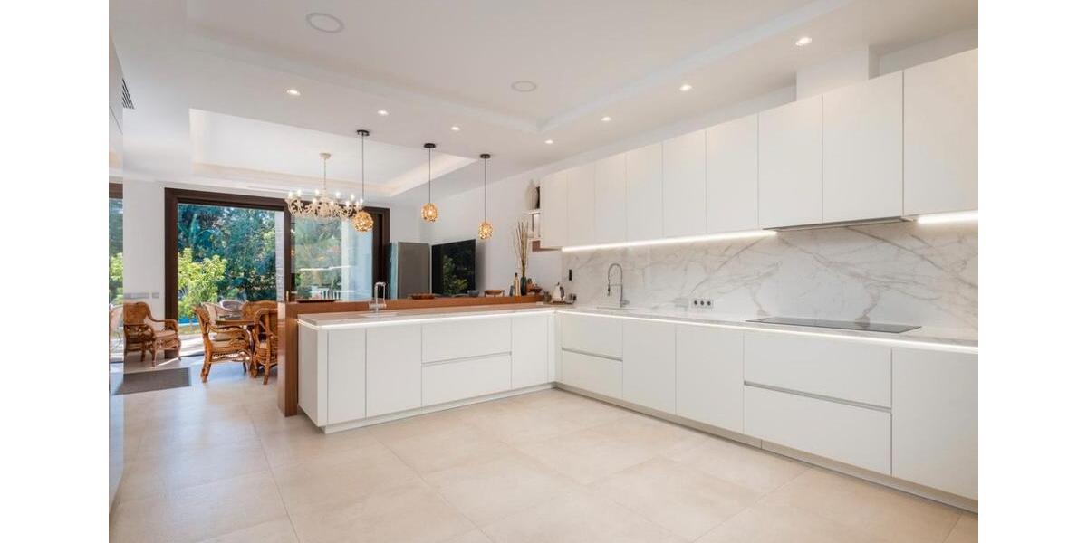 Villa Düsseldorf Stadtmitte - 7 Zimmer, 761 m&sup2;, 4.800.000&euro; | Angebot:26750435
