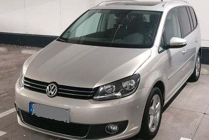 VW Touran 130.000 km 13.900 &euro; Düsseldorf 40472